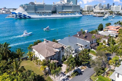 Villa ou maison à Fort Lauderdale, Floride 6 chambres, 517 m2 № 2085853