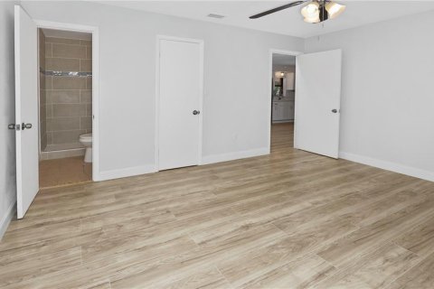 Casa en venta en Orlando, Florida, 4 dormitorios, 188.31 m2 № 1795670 - foto 12