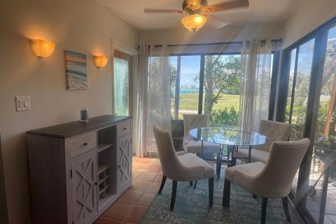 Townhouse in Sarasota, Florida 2 bedrooms, 91.14 sq.m. № 2233541 - photo 11