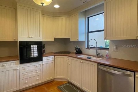 Townhouse in Sarasota, Florida 2 bedrooms, 91.14 sq.m. № 2233541 - photo 8