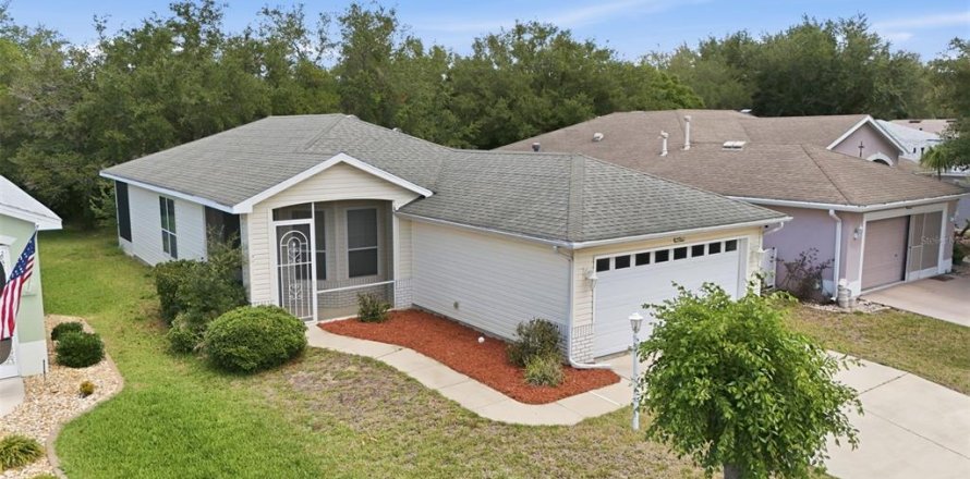 House in Tavares, Florida 3 bedrooms, 138.33 sq.m. № 2092936