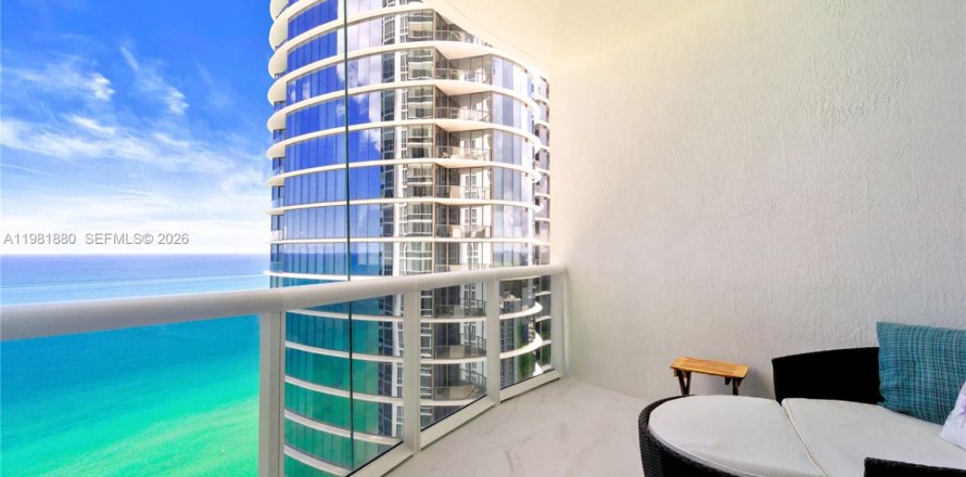 Condo in Sunny Isles Beach, Florida, 3 bedrooms  № 2090351