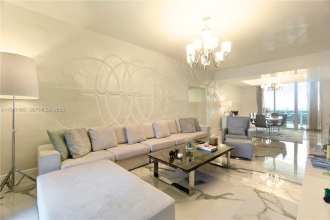Condo in Sunny Isles Beach, Florida, 3 bedrooms  № 2090351 - photo 11