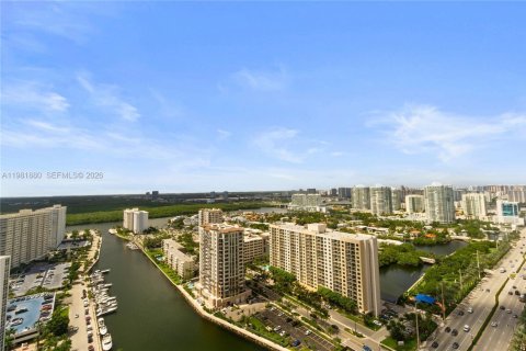 Condo in Sunny Isles Beach, Florida, 3 bedrooms  № 2090351 - photo 8