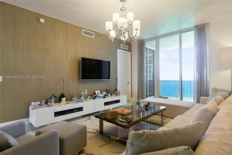 Condo in Sunny Isles Beach, Florida, 3 bedrooms  № 2090351 - photo 2