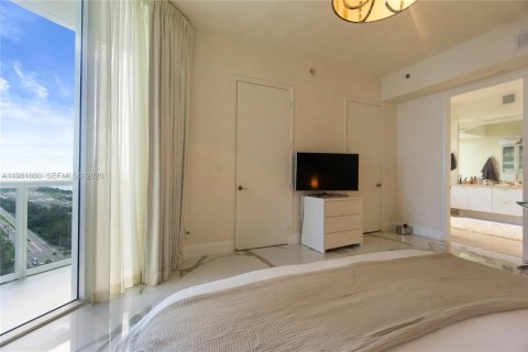 Condo in Sunny Isles Beach, Florida, 3 bedrooms  № 2090351 - photo 19