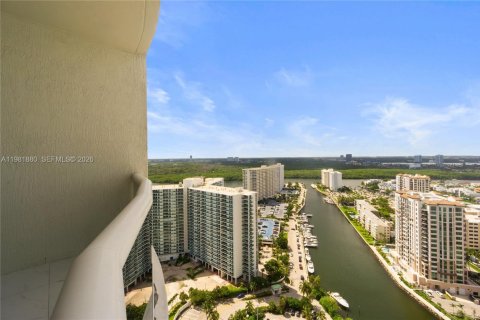 Condo in Sunny Isles Beach, Florida, 3 bedrooms  № 2090351 - photo 9