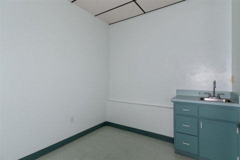 Immobilier commercial à louer à Crystal River, Floride: 148.64 m2 № 2102136 - photo 15