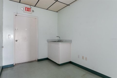 Immobilier commercial à louer à Crystal River, Floride: 148.64 m2 № 2102136 - photo 20