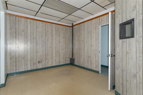 Immobilier commercial à louer à Crystal River, Floride: 148.64 m2 № 2102136 - photo 19