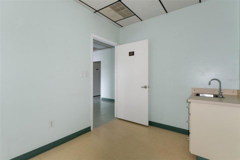 Immobilier commercial à louer à Crystal River, Floride: 148.64 m2 № 2102136 - photo 29
