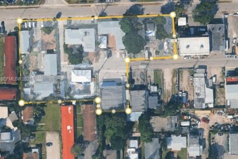 Commercial property in Hollywood, Florida № 2009155 - photo 2