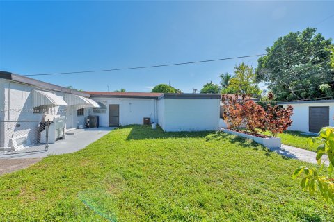 Commercial property in Miramar, Florida 218.04 sq.m. № 1706265 - photo 18