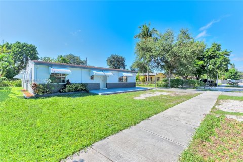 Commercial property in Miramar, Florida 218.04 sq.m. № 1706265 - photo 29