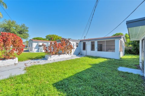 Commercial property in Miramar, Florida 218.04 sq.m. № 1706265 - photo 15