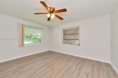 Commercial property in Miramar, Florida 218.04 sq.m. № 1706265 - photo 9