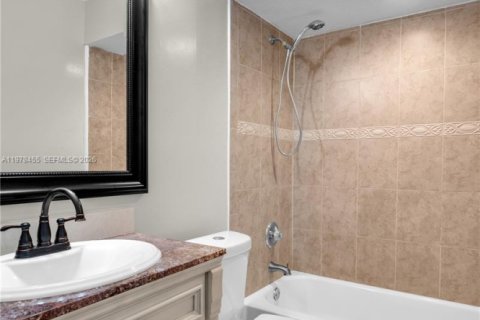 Copropriété à vendre à Plantation, Floride: 3 chambres, 139.35 m2 № 2046201 - photo 18