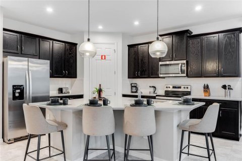 Купить виллу или дом в Киссимми, Флорида 8 комнат, 328.22м2, № 1640472 - фото 3