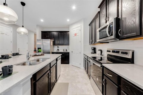 Купить виллу или дом в Киссимми, Флорида 8 комнат, 328.22м2, № 1640472 - фото 4