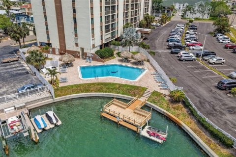Condo in Clearwater, Florida, 1 bedroom  № 2095283 - photo 6
