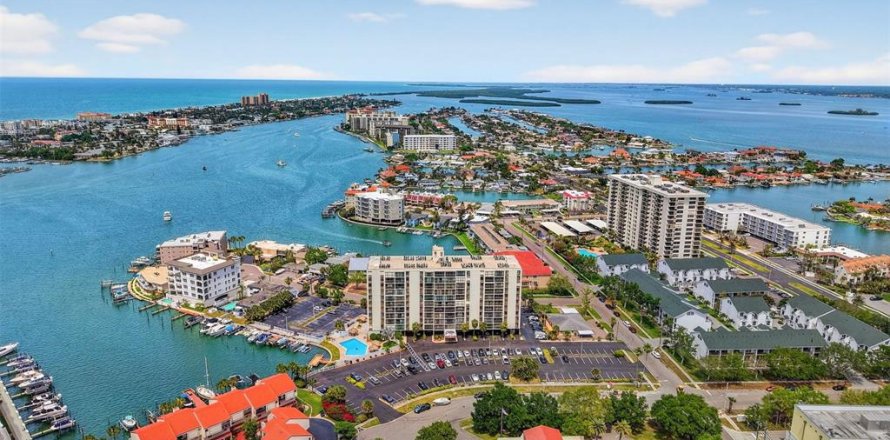 Condo in Clearwater, Florida, 1 bedroom  № 2095283