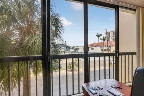 Condo in Clearwater, Florida, 1 bedroom  № 2095283 - photo 16