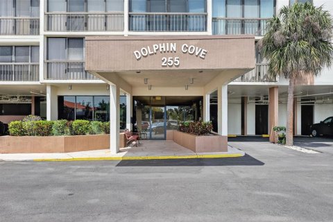 Condo in Clearwater, Florida, 1 bedroom  № 2095283 - photo 11
