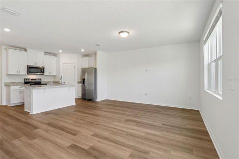 Снять в аренду таунхаус в Клермон, Флорида 3 комнаты, 137.96м2, № 1798382 - фото 8
