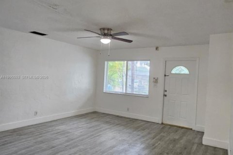 Appartement à Hallandale Beach, Floride 2 chambres, 242.01 m2 № 2063394