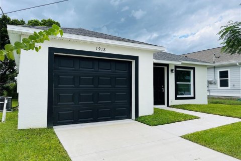 House in Haines City, Florida 3 bedrooms, 122.82 sq.m. № 1913415 - photo 4