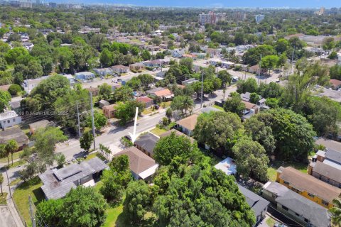 Casa en venta en Miami, Florida, 4 dormitorios, 139.35 m2 № 1471299 - foto 8