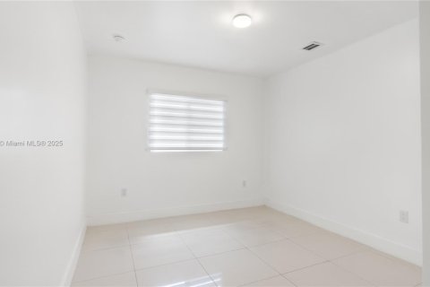 Casa en venta en Miami, Florida, 4 dormitorios, 139.35 m2 № 1471299 - foto 22