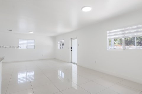 Casa en venta en Miami, Florida, 4 dormitorios, 139.35 m2 № 1471299 - foto 20