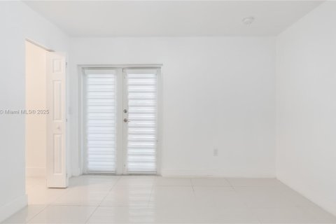 Casa en venta en Miami, Florida, 4 dormitorios, 139.35 m2 № 1471299 - foto 30