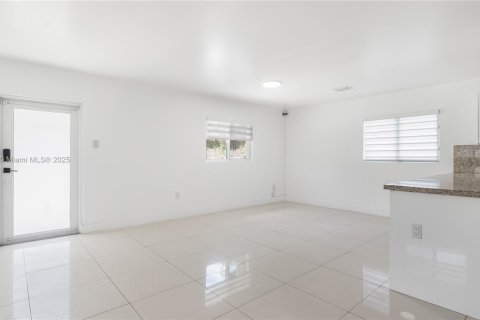 Casa en venta en Miami, Florida, 4 dormitorios, 139.35 m2 № 1471299 - foto 16