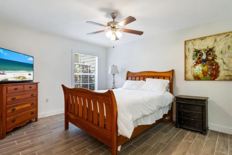 Condo in Bradenton, Florida, 2 bedrooms  № 1828119 - photo 17