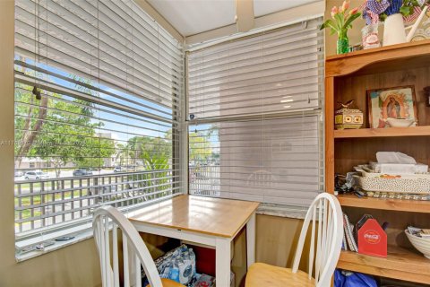 Купить кондоминиум в Санрайз, Флорида 2 спальни, 104.98м2, № 1968628 - фото 10