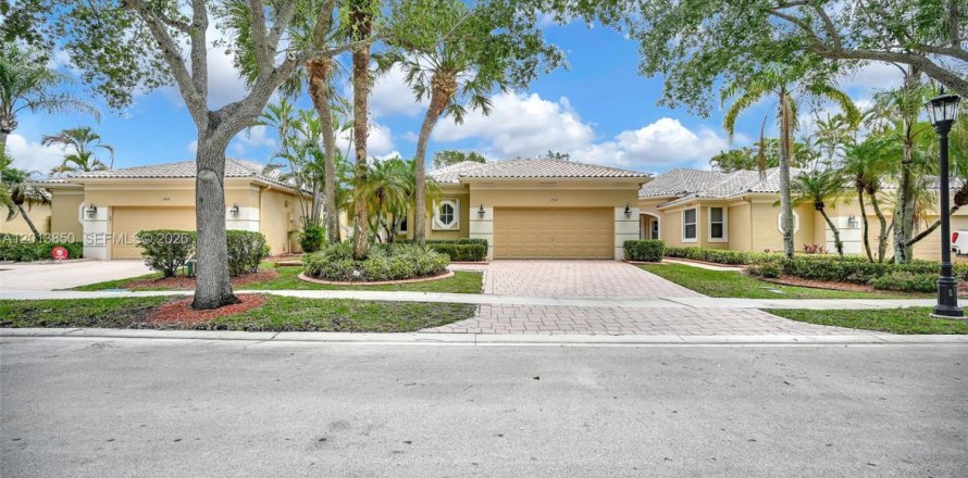 Casa en Weston, Florida 3 dormitorios, 246.38 m2 № 2075983
