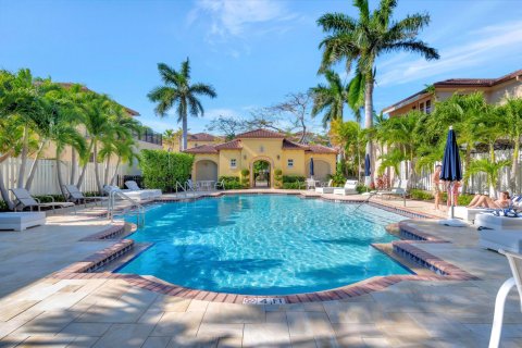 Townhouse in Boca Raton, Florida 3 bedrooms, 199 sq.m. № 1151781 - photo 1