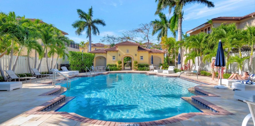Townhouse in Boca Raton, Florida 3 bedrooms, 199 sq.m. № 1151781