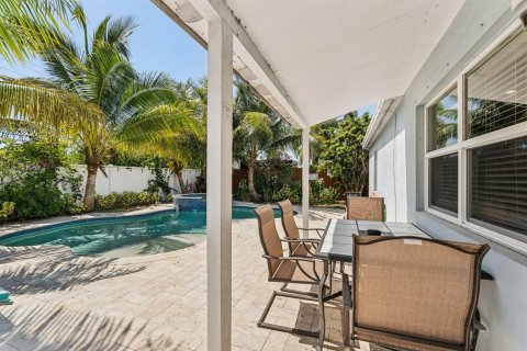 Villa ou maison à vendre à Fort Lauderdale, Floride: 3 chambres, 125.14 m2 № 2433903 - photo 24