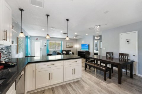 Villa ou maison à vendre à Fort Lauderdale, Floride: 3 chambres, 125.14 m2 № 2433903 - photo 10