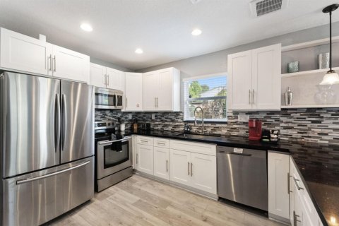 Villa ou maison à vendre à Fort Lauderdale, Floride: 3 chambres, 125.14 m2 № 2433903 - photo 8
