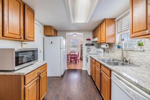 Casa en venta en Webster, Florida, 3 dormitorios, 164.99 m2 № 1844557 - foto 12