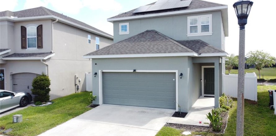 House in Davenport, Florida 3 bedrooms, 177.91 sq.m. № 2104656