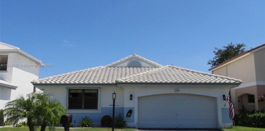 House in Davie, Florida 3 bedrooms, 143.63 sq.m. № 1850361
