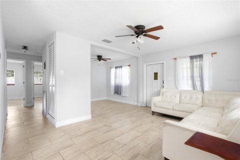 Villa ou maison à vendre à Tampa, Floride: 2 chambres, 97.55 m2 № 2199861 - photo 6