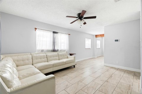 Villa ou maison à vendre à Tampa, Floride: 2 chambres, 97.55 m2 № 2199861 - photo 4