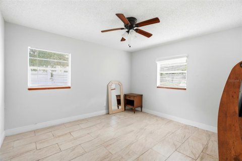 Villa ou maison à vendre à Tampa, Floride: 2 chambres, 97.55 m2 № 2199861 - photo 15