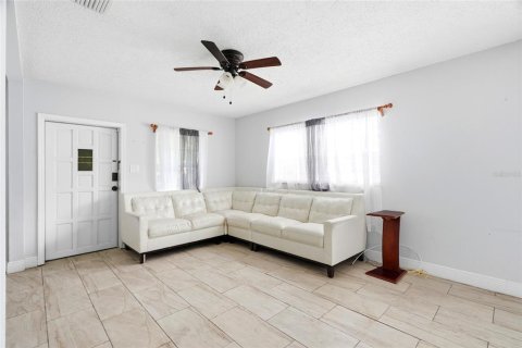 Villa ou maison à vendre à Tampa, Floride: 2 chambres, 97.55 m2 № 2199861 - photo 5